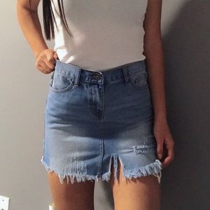 DISTRESSED DENIM SKIRT 💙